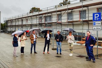 Klinik löst Engpass: Neuer Parkplatz am Krankenhaus Mittweida eröffnet - 