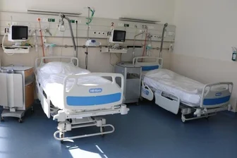 Kliniken wollen zurück zur Normalität - Nicht nur auf der Covid-Station des Freiberger Kreiskrankenhauses stehen immer mehr Betten leer. 