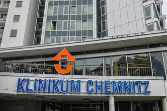 Klinikum Chemnitz bekommt Container für Coronatests - Das Klinikum Chemnitz reagiert auf Patientenkritik und richtet eine Teststelle ein. Foto: Andreas Seidel/Archiv