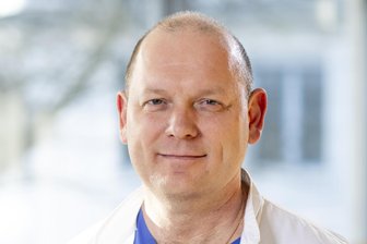Klinikum lockt dritten Chefarzt ins Erzgebirge - Dr. Vitalii Khromov ist der neue Chefarzt auf der Inneren im Erzgebirgsklinikum.
