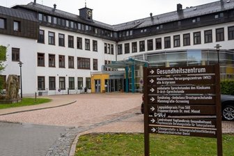 Klinikum Obergöltzsch muss für Gas das Vierfache zahlen - Das Klinikum Obergöltzsch Rodewisch zahlt ab 2023 eine Millionen Euro mehr für die Gasversorgung. Die Klinikleitung hofft auf einen finanziellen Ausgleich durch den Landkreis und staatliche Hilfe.