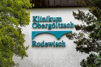 Klinikum Obergöltzsch: Nicht jede Hilfe ist willkommen - Ein Mann hatte sich dem Klinikum Obergöltzsch in Rodewisch als Helfer angeboten. Er wurde abgelehnt. Nicht einmal seine Kontaktdaten wurden aufgenommen. 