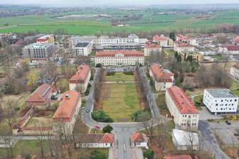 Klinikum will sich von Bereichen trennen - Das Heinrich-Braun-Klinikum (Im Bild das Zwickauer Klinikgelände) plant eine Holding mit Beteiligung anderer Krankenhäuser für einzelne Funktionsbereiche. Gespräche gab es bislang noch nicht. 