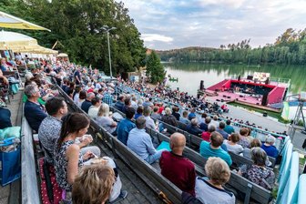Knapp 1000 Zuschauer beim Rockspektakel "Turner meets Cocker" an der Talsperre Kriebstein -