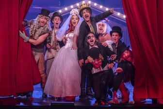 Knatsch hinter den Kulissen des Theaters Plauen-Zwickau: „Es muss jetzt etwas passieren“ - Hereinspaziert, hereinspaziert - aber wie lange werden Produktionen wie „Spamalot“ am Theater Plauen-Zwickau noch möglich sein?
