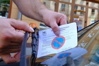 Knöllchen-Streit: Diese Ideen sollen Pflegediensten helfen - Weil das Personal jetzt Sollstärke erreicht hat, gibt es in Reichenbach aktuell mehr Kontrollen und damit auch mehr Knöllchen.