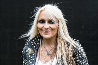 Knüller in Markneukirchen: Rock-Röhre Doro kommt in die Musikhalle - Die deutsche Rocksängerin Doro Pesch gibt im Dezember ein Konzert im Vogtland.