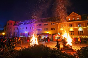 Knutfeste als Importschlager: Welches Dorf im Landkreis Zwickau eine Vorreiterrolle einnimmt - Rund 350 Besucher waren am Samstag zur Knüt in Remse. Sie findet seit Januar 2001 statt.