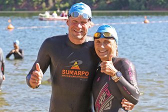 Koberbachtal-Triathlon: Siegerin macht auf dem Rad einen Ausflug in den Straßengraben - Yvonne und Per van Vlerken waren zum ersten Mal beim Triathlon an der Koberbachtalsperre dabei – und bereuten ihr Kommen nicht nur aufgrund des Doppelsieges auf der Olympischen Distanz nicht.