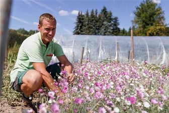 Koch, Gärtner, Bergführer: Diese Erzgebirger haben die heißesten und coolsten Jobs - Hat für heiße und trockene Tage Lösungen parat: Gärtnerei-Chef Mirko Müller aus Buchholz. 