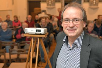 „Königreich Deutschland“ in Halsbrücke: Sektenbeauftragter warnt vor Delegitimierung der Demokratie - Dr. Harald Lamprecht hat auf einem Infoabend in Freiberg zum Thema „Das sogenannte Königreich Deutschland und die Esoterik“ gesprochen. Als Beauftragter für Weltanschauungs- und Sektenfragen der evangelisch-lutherischen Landeskirche warb er dafür, das demokratische System zu unterstützen.