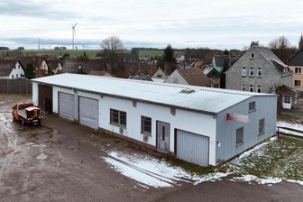 Königshain-Wiederau plant zentrale Lage für Bauhof: „Ein Arbeitstag ist wie eine Ostereiersuche“ - Auf diesem Gelände an der Topfseifersdorfer Straße in Wiederau soll der Bauhof der Gemeinde Königshain-Wiederau einziehen. Hier werden alle bisherigen Standorte des Bauhofs gebündelt.