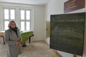"Können nur gemeinsam diese komplizierte Zeit bestehen" - Aus der Bauzeit: Im Vereinshaus entsteht in der oberen Etage die neue Bibliothek. Bibliothekarin Carmen Mühl freut sich, dass sie im Februar eröffnet werden soll. 