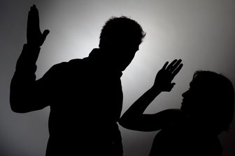 Körperverletzung in Hartha: Warum zwei mutmaßlich Geschädigte 150 Euro zahlen müssen - Dem 32-jährigen Mann wird vorgeworfen, eine Frau geschlagen und beleidigt zu haben. Der Angeklagte bestreitet körperliche Gewalt.