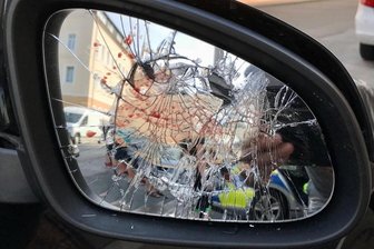 Körperverletzung, sexuelle Belästigung, Vandalismus: Polizei ermittelt nach Parkfest in Hainichen - Nach dem Parkfest in Hainichen ermittelt die Polizei nicht nur wegen mehrerer zerstörter Außenspiegel. Angezeigt wurden auch eine Körperverletzung und sexuelle Belästigung.