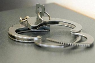 Körperverletzung und Sachbeschädigung: Mann unter Drogen rastet aus -