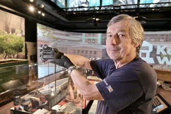 Kohlewelt im Erzgebirge eröffnet: Was Besucher wissen müssen - In der Kohlewelt liefen am Donnerstag die letzten Arbeiten vor der Eröffnung am Wochenende noch auf Hochtouren – hier Frank Stein vom Museumsteam. Zur Eröffnung werden Tausende Besucher erwartet.