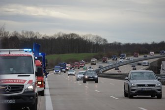 Kolonne fährt durch Mittelsachsen -