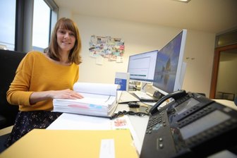 Kommen kriminelle Jugendliche aus verwahrlosten Elternhäusern? Warum die Jugendamtsleiterin dem Plauener Oberbürgermeister widerspricht - Sophie Sàri ist Leiterin des Jugendamtes im Vogtlandkreis. Sie sagt, bei minderjährigen Straftätern blieben ihrer Behörde nur wenige Möglichkeiten der Einflussnahme.