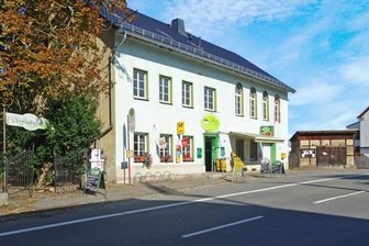 Kommen und Gehen im Gasthof "Zum grünen Tal" - Die Karte von 1904 zeigt reges Leben vor dem Gasthof.