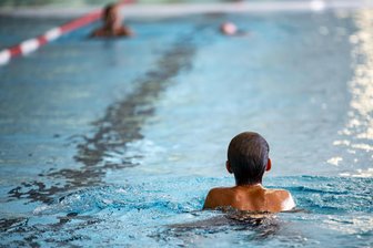Kommentar – „Für acht Millionen Euro: Stadt im Erzgebirge will Schwimmbad bauen“ - Stollberg strebt ein eigenes Schwimmbad an.