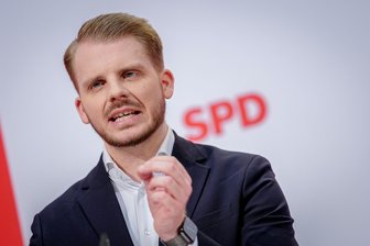 Kommentar zu Ampel-Vibes in der Rentendebatte: Verzeihung, das ist Populismus von links - Kündigt erbitterten Widerstand an: SPD-Generalsekretär Tim Klüssendorf.