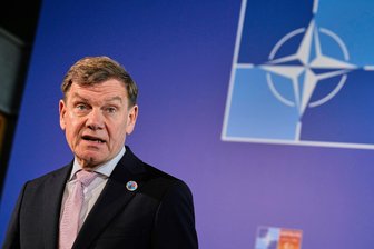 Kommentar zu den Verteidigungsausgaben: Wadephuls Zahlenfeuerwerk - Der neue Bundesaußenminister Johann Wadephul (CDU) folgt bei den Verteidigungsausgaben den Forderungen von US-Präsident Donald Trump.