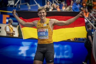 Kommentar zu Dreispringer Max Heß, der EM-Silber gewinnt: Respekt fürs nie Aufgeben! - Max Heß strahlt nach seiner Klassevorstellung im Omnisport Apeldoorn.