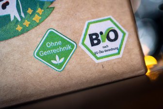 Kommentar zu EU-Regeln: Gentechnik ist kein Teufelszeug - Das Siegel „Ohne Gentechnik“gibt es seit 2009; auch Bio-Lebensmittel müssen „ohne“ sein. Die EU will ihre strengen Gentechnikregeln nun abschwächen.