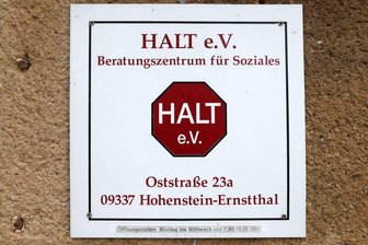 Kommentar zu Generation Ü80 als Lebenselixier: Ist Ehrenamt Luxus? - Der Verein Halt hat seinen Sitz auf der Oststraße in Hohenstein-Ernstthal.
