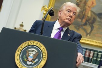 Kommentar zu Trumps Klimapolitik: Schaden für Klima und die USA - US-Präsident Donald Trump verkündet die Abschaffung der Regeln zum Klimaschutz in den USA.
