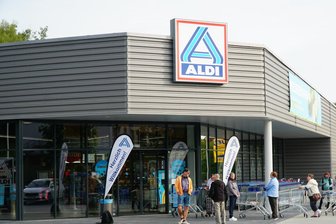 Kommentar zum Aldi-Neubau in Werdau: Nahversorgung neu denken! - Mit dem am Donnerstagmorgen eröffnete Aldi-Neubau zählt die Kleinstadt Werdau acht Lebensmittelmärkte.