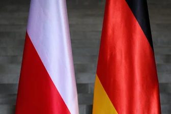 Kommentar zum deutsch-polnischen Verhältnis: Ein langer Weg - Das deutsch-polnische Verhältnis wird vom Streit um Reparationsforderungen belastet.
