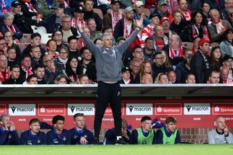 Kommentar zum FC Erzgebirge Aue: Schluss mit dem Genörgel - Aue-Cheftrainer Jens Härtel hat mit seinen Veilchen in Cottbus die nächste Niederlage kassiert.
