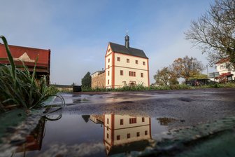 Kommentar zum geplatzten Verkauf des „Roten Klosters“ in Remse: So wird es nichts mit der Rettung des Wahrzeichens - Der „Rote Stock“ ist das Wahrzeichen von Remse. Sein Verkauf ist geplatzt.