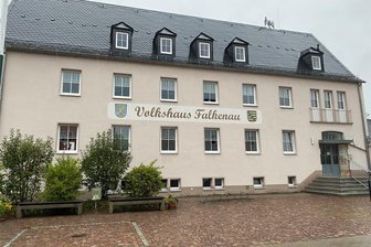 Kommentar zum Jugendkeller in Falkenau: Vertrauen ist besser! - Der Falkenauer Jugendtreff befindet sich im Volkshaus und wird von den Jugendlichen selbst verwaltet.
