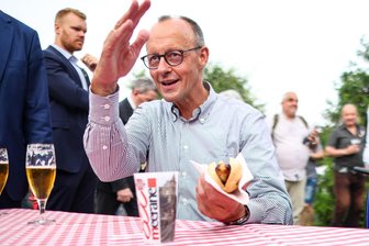 Kommentar zum Koalitionsvertrag: Der Osten spielt keine Sonderrolle mehr – und das ist auch gut so - Der künftige Kanzler Friedrich Merz bei einem Wahlkampftermin.