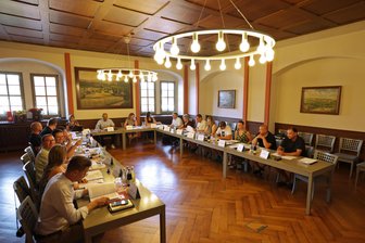 Kommentar zum Konzert der Band Weimar: In Waldenburg droht ein Vertrauensbruch - Blick in den Sitzungssaal im Rathaus in Waldenburg. Hier wurde über die Konzertpläne informiert.