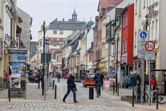 Kommentar zum Ladensterben: Die Perspektive ist unklar - Blick in die Glauchauer Fußgängerzone.