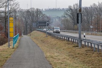 Kommentar zum Radweg an B 173: Planung von oben herab - Nur kleine Abschnitte vorhandener Radwege wie hier bei St. Egidien können für den neuen Weg genutzt werden.