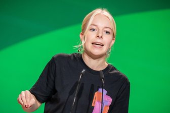 Kommentar zum Rückzug bei Grüner Jugend: Jette Nietzard tut ihrer Partei einen Gefallen - Jette Nietzard, Sprecherin der Grünen Jugend, zieht sich von dieser Rolle zurück.