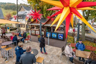 Kommentar zum Seiffener Sternenmarkt: Verkauft und verleugnet? – Wo Weihnachten wirklich verhökert wird - Mittlerweile Tradition in Seiffen: der Sternenmarkt.