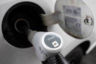 Kommentar zum Tankrabatt: Problematische Versprechen - Zumindest am Tag der Einführung hat sich der Tankrabatt bemerkbar gemacht.