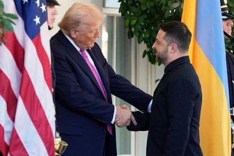 Kommentar zum Ukraine-Friedensplan: Ein Déjà-vu - US-Präsident Donald Trump (links) hat angeblich einen neuen Plan für die Beendigung des Ukraine-Krieges. Wie sich der ukrainische Präsident Wolodymyr Selenskyj (rechts) dazu verhält, ist noch unklar.