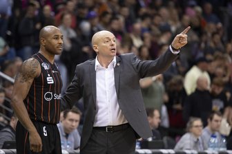 Kommentar zum Umbruch im Kader der Niners Chemnitz: Ein Statement für Cheftrainer Rodrigo Pastore - In der Saison 2023/24 haben sie die Mannschaft noch gemeinsam geführt: Trainer Rodrigo Pastore und sein Leitworf DeAndre Lansdowne. Doch die Beziehung bekam Risse.