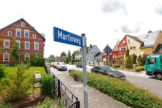 Kommentar zum Verkehrsspiegel Heinrichsort: Bürgernähe sieht anders aus - Die Sichtverhältnisse am Martinweg sind schlechter als man es auf den ersten Blick vermutet.