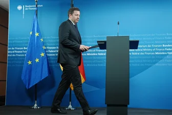 Kommentar zum „Wachstumsbooster“: Ein kleiner Anfang - Bundesfinanzminister Lars Klingbeil (SPD) stellt den „“Wachstumsbooster“ der Bundesregierung für die deutsche Wirtschaft vor.