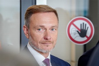 Kommentar zum Wirtschaftspapier des Bundesfinanzministers: Christian Lindner bettelt um Rauswurf - Bundesfinanzminister Christian Lindner (FDP) sorgt mit einem Papier zur Wirtschaft für Aufregung in der Ampelkoalition