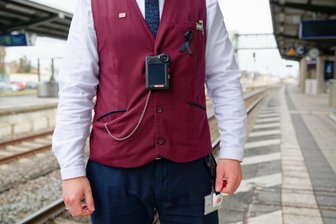 Kommentar zur Bahnsicherheit: Keine wirtschaftliche Frage - Zugbegleiter sollen künftig mit Bodycams ausgerüstet werden.