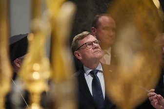 Kommentar zur Debatte über Syrer-Heimkehrer: Kein Scheinkonflikt - Außenminister Johann Wadephul (CDU) ist skeptisch, dass Syrer nun massenweise von Deutschland in ihre zerstörte Heimat zurückkehren.